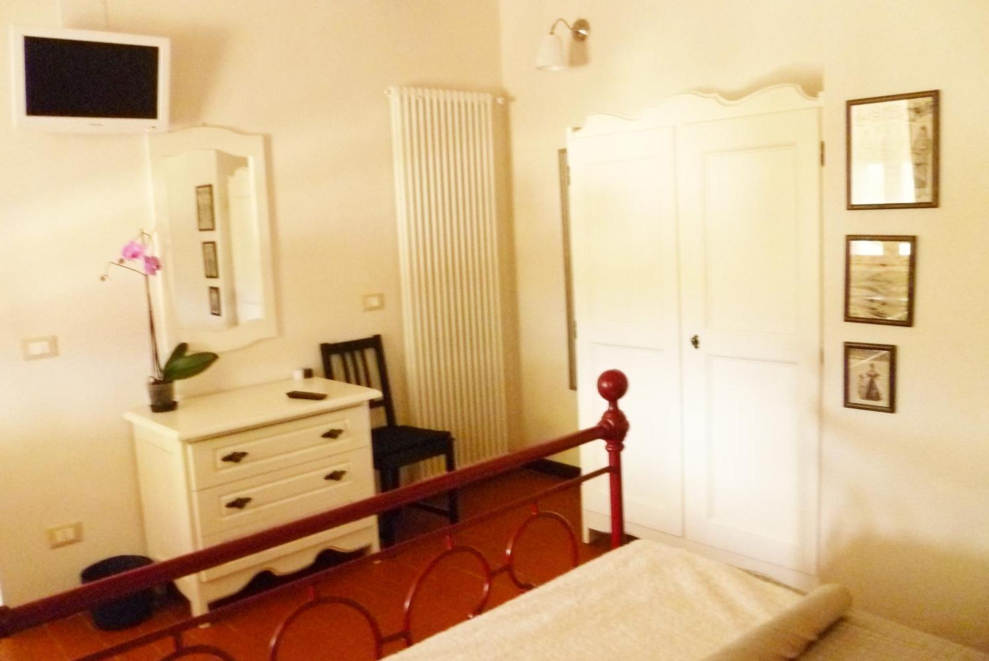 B&B Colle Di Terria Country House Contigliano Exterior photo